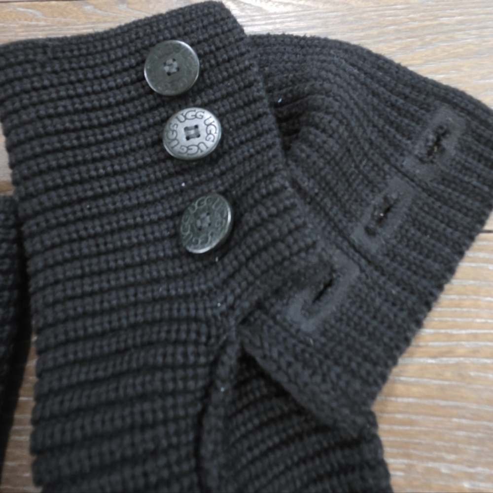 UGG Classic Cardy Knit Boots, Women's Size 6 - Picture 12 of 13